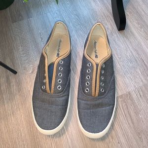 3/$10 American Eagle Blue & Tan Slip-on Sneakers